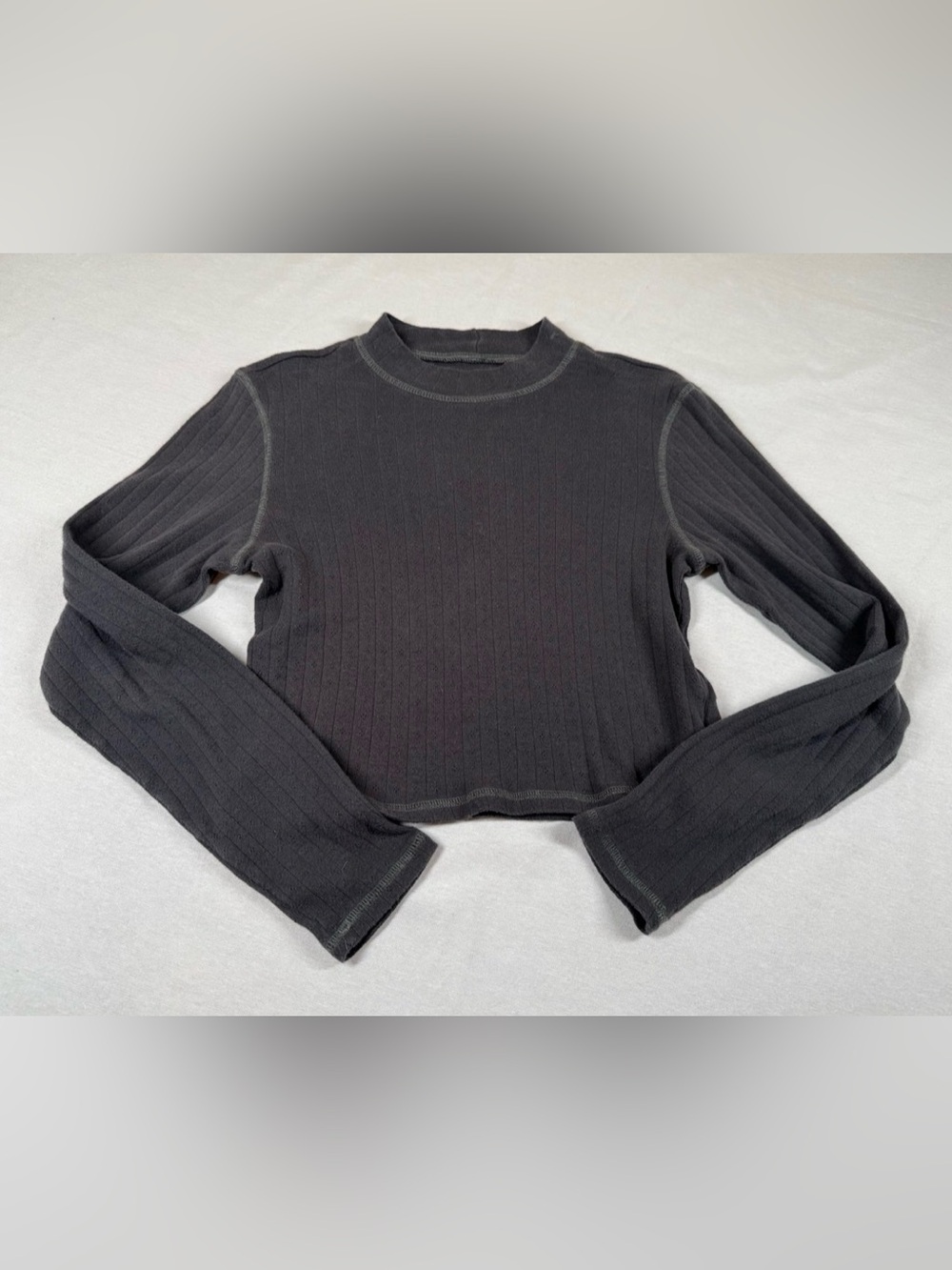 American Eagle Women's Cropped Long Sleeve Sweater Size Medium - Gray